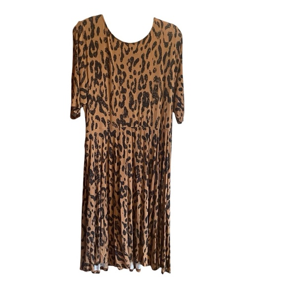Torrid Super Soft Faux Wrap Front-Knotted
Leopard Dress Brown-Size 2X - Picture 5 of 11